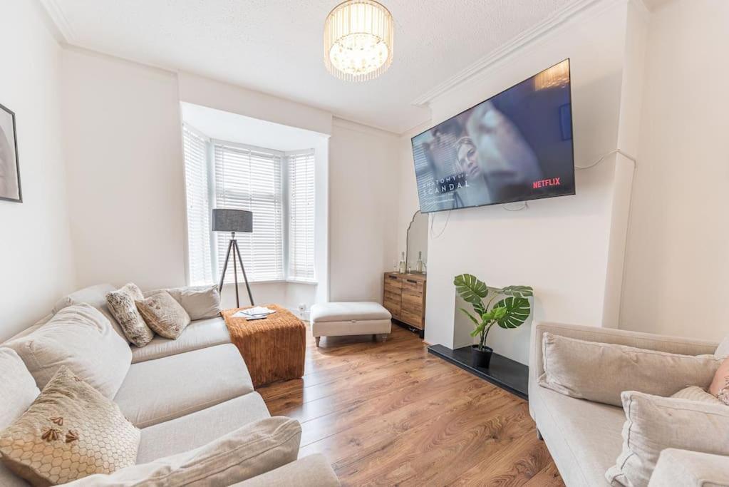 Luxury Townhouse In Workington Villa Eksteriør bilde