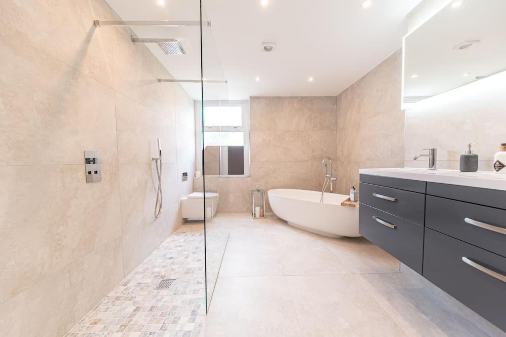 Luxury Townhouse In Workington Villa Eksteriør bilde