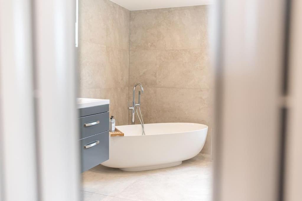 Luxury Townhouse In Workington Villa Eksteriør bilde