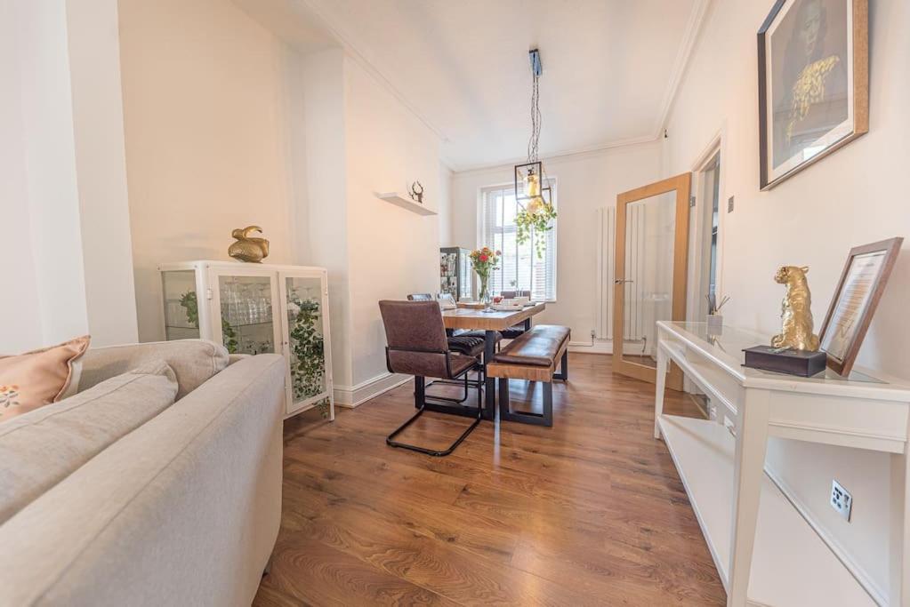 Luxury Townhouse In Workington Villa Eksteriør bilde